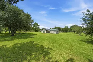 2243 Green Meadows Dr, Sealy, TX 77474 - Photo 35