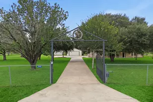 2243 Green Meadows Dr, Sealy, TX 77474 - Photo 3