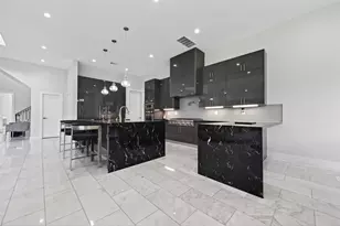 14002 Woodthorpe Ln, Houston, TX 77079 - Photo 9