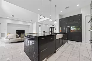 14002 Woodthorpe Ln, Houston, TX 77079 - Photo 11