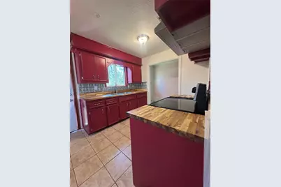 1082 County Road 129, Liberty, TX 77575 - Photo 9