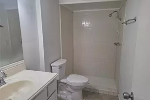 8762 Mickleton Dr, Houston, TX 77088 - Photo 11