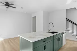 1313 Knight St, Houston, TX 77022 - Photo 9