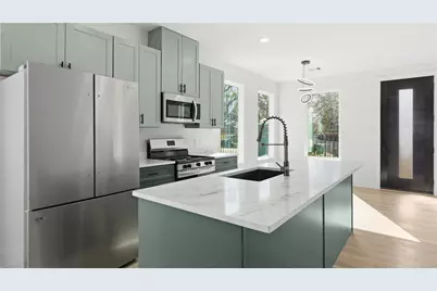 1313 Knight St #2, Houston, TX 77022 - Photo 3