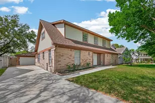 1823 Pinewood Ct, Sugar Land, TX 77498 - Photo 3