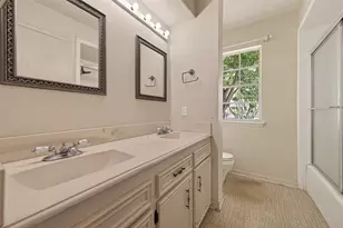 1823 Pinewood Ct, Sugar Land, TX 77498 - Photo 31