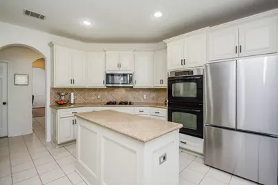 14 Guinevere Place, The Woodlands, TX 77384 - Photo 9