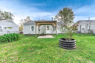 745 Kyle St, Angleton, TX 77515 - Photo 19