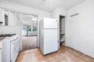 745 Kyle St, Angleton, TX 77515 - Photo 11