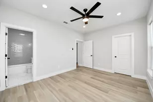 819 E 40th St, Houston, TX 77022 - Photo 27