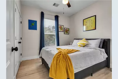819 E 40th Street, Houston, TX 77022 - Photo 39