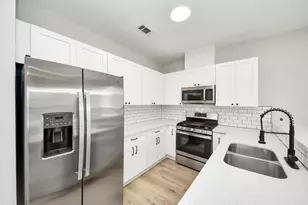 819 E 40th St, Houston, TX 77022 - Photo 13