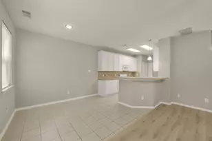 171 N Burberry Park Cir, The Woodlands, TX 77382 - Photo 15
