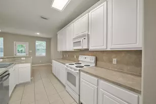 171 N Burberry Park Cir, The Woodlands, TX 77382 - Photo 13