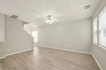 171 N Burberry Park Circle, The Woodlands, TX 77382 - Photo 5