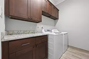 823 W 21st St, Houston, TX 77008 - Photo 17