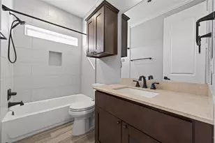 823 W 21st St, Houston, TX 77008 - Photo 31