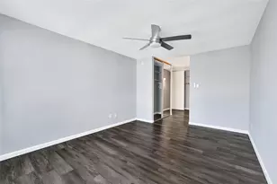 12111 Lemon Ridge Ln, Houston, TX 77035 - Photo 7