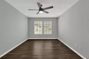 12111 Lemon Ridge Ln, Houston, TX 77035 - Photo 9