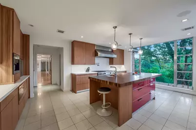 210 Pine Hollow Lane, Houston, TX 77056 - Photo 7
