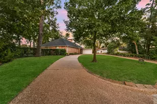 210 Pine Hollow Ln, Houston, TX 77056 - Photo 27