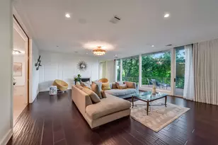210 Pine Hollow Ln, Houston, TX 77056 - Photo 3