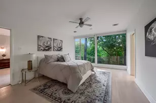 210 Pine Hollow Ln, Houston, TX 77056 - Photo 13