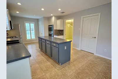 305 Oak Creek Court, League City, TX 77573 - Photo 11