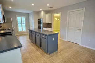305 Oak Creek Ct, League City, TX 77573 - Photo 11