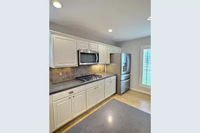 305 Oak Creek Court, League City, TX 77573 - Photo 9