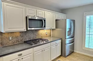 305 Oak Creek Ct, League City, TX 77573 - Photo 9