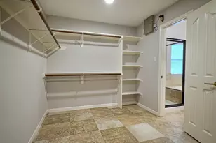 305 Oak Creek Ct, League City, TX 77573 - Photo 17