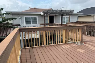 662 Warsaw St, Galveston, TX 77563 - Photo 9
