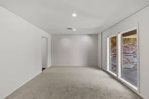 365 Piney Point Rd, Houston, TX 77024 - Photo 9