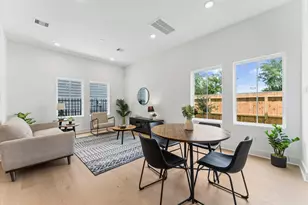 8302 Springwood Cyn Ln, Houston, TX 77055 - Photo 17