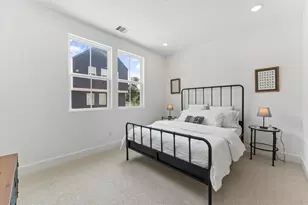 8302 Springwood Cyn Ln, Houston, TX 77055 - Photo 25