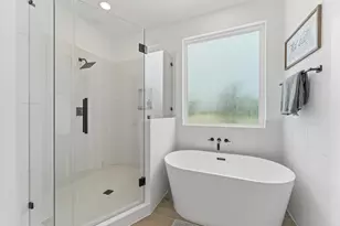 8302 Springwood Cyn Ln, Houston, TX 77055 - Photo 21