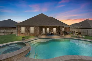 305 Poppy St, Lake Jackson, TX 77566 - Photo 1