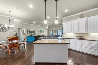 305 Poppy Street, Lake Jackson, TX 77566 - Photo 11