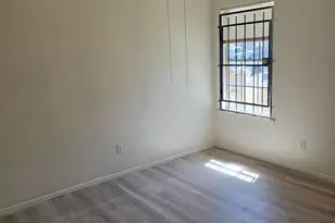 4749 E Ridge Creek Dr, Houston, TX 77053 - Photo 9