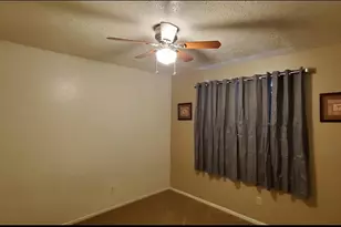 4749 E Ridge Creek Dr, Houston, TX 77053 - Photo 9