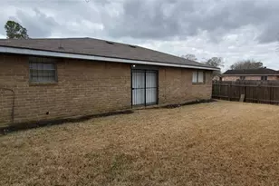4749 E Ridge Creek Dr, Houston, TX 77053 - Photo 11