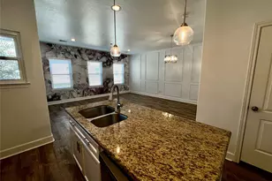 312 Mission Ln, Houston, TX 77011 - Photo 17