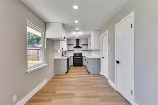 9419 Val Verde St, Houston, TX 77063 - Photo 9