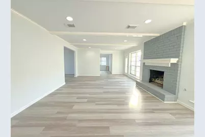 5926 Queensgate Drive, Houston, TX 77066 - Photo 5