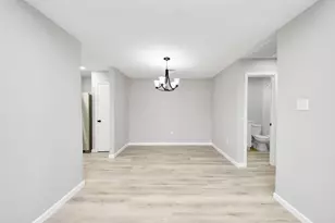 5212 Willowview Dr, Baytown, TX 77521 - Photo 9