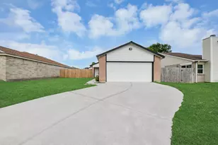 5212 Willowview Dr, Baytown, TX 77521 - Photo 3