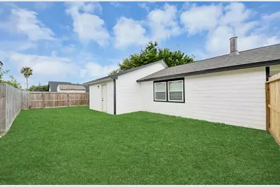 5212 Willowview Drive, Baytown, TX 77521 - Photo 29