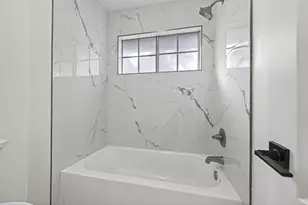 2431 Parkwood Ln Ln, Sugar Land, TX 77479 - Photo 19