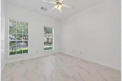 2431 Parkwood Lane Lane, Sugar Land, TX 77479 - Photo 13